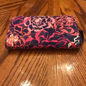 Vera Bradley zip around wallet